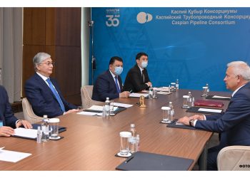 Presidente de Lukoil visita Kazajastán, revisan nuevos proyectos