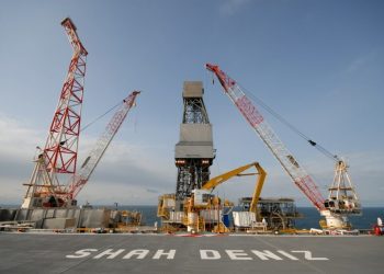 Lukoil reduce participación en proyecto Shah Deniz de PETRONAS.