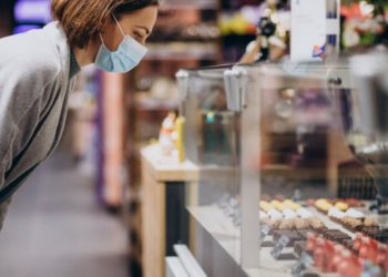 Indicador de Confianza del Consumidor baja 1.5% en diciembre; cae confianza en el escenario 12 meses