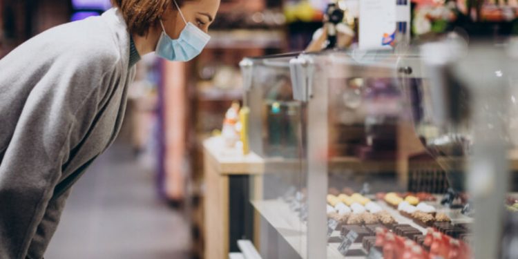 Indicador de Confianza del Consumidor baja 1.5% en diciembre; cae confianza en el escenario 12 meses