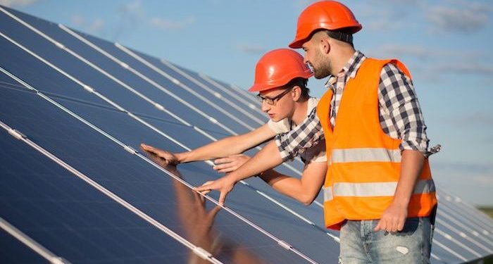 Financiamiento corporativo al sector solar suma 27,800 mdd en 2021, el máximo en 10 años: Mercom Capital Group
