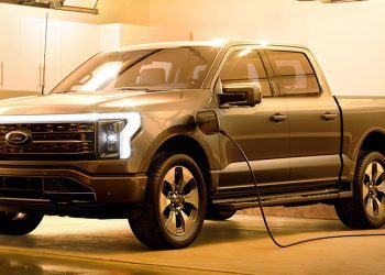 Ford planea aumentar producción de la F-150 Lightning totalmente eléctrica a 150,000 unidades anuales