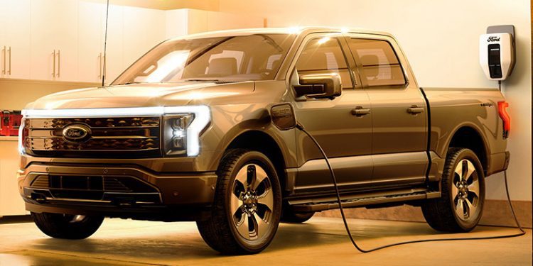 Ford planea aumentar producción de la F-150 Lightning totalmente eléctrica a 150,000 unidades anuales