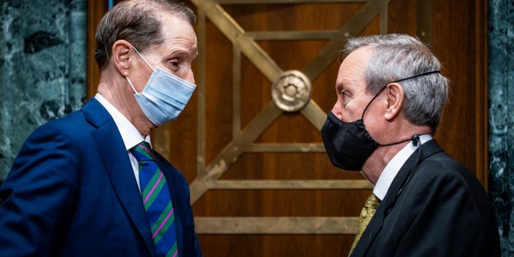 Senado de EUA pide a Biden obligar a México cumplir el TMEC en materia de energía