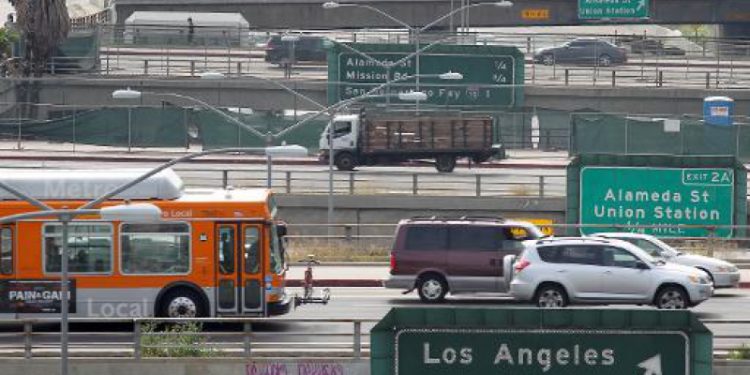 Emisiones de CO2 del consumo de energía de EUA aumentan 8% en diciembre 2021