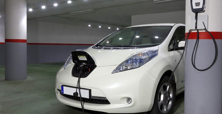 Mercado de carga de vehículos eléctricos en casa alcanzaría 16,000 mdd en el 2026