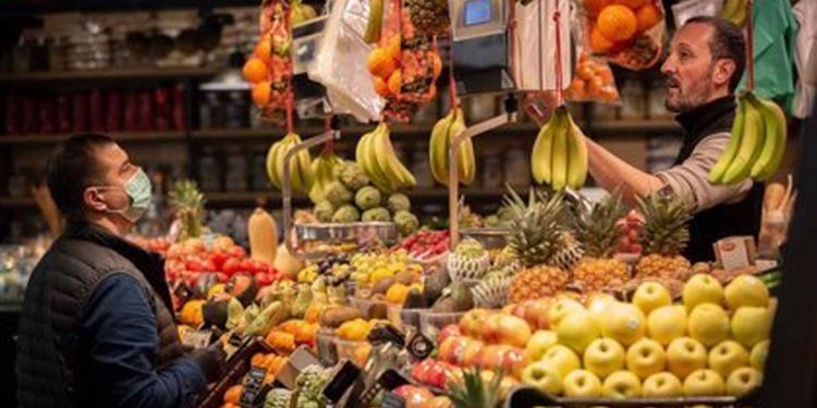 Consumo privado en el mercado interior sube 0.7% en noviembre 2021