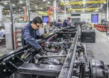 Inversión Fija Bruta baja 0.1% en noviembre; equipo de transporte repunta 21.1%