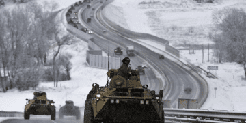 Rusia anuncia retiro de tropas: precios del crudo se caen; mezcla mexicana baja 3.24%