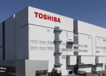 Toshiba informa reorganización estratégica para mejorar valor para accionistas