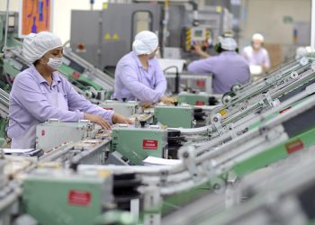 Productividad laboral baja 1.20% en IV trimestre de 2021