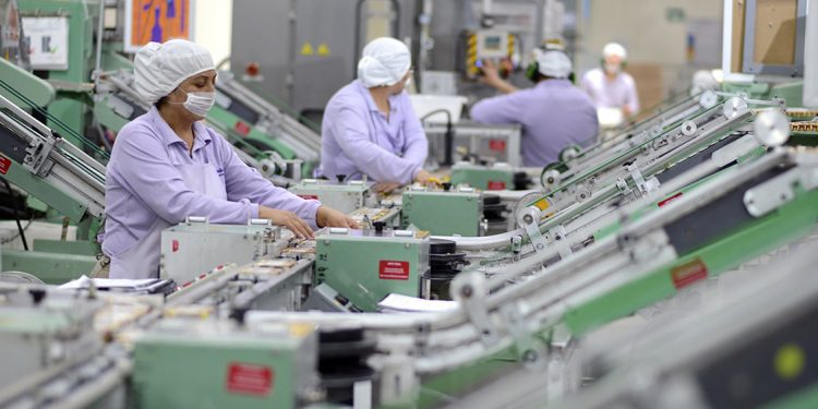 Productividad laboral baja 1.20% en IV trimestre de 2021