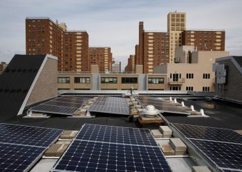 Enel y Santander firman acuerdo global para apoyar la transición a energía limpia de clientes