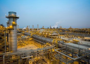 Saudi Aramco vende 49% de su filial de gasoductos a Black Rock y Hassaba por 15,500 millones de dólares