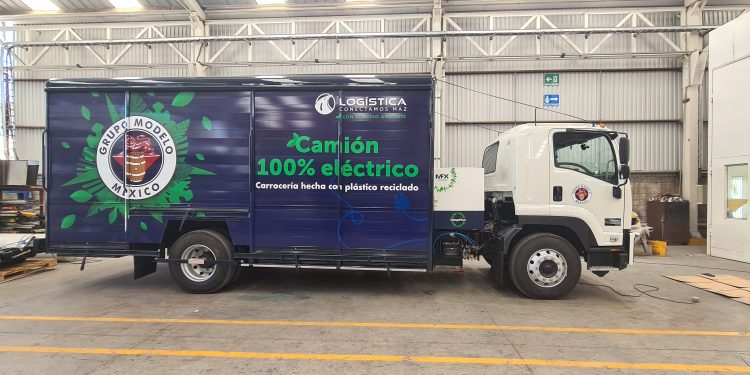 Megaflux presenta camión eléctrico producido 100% en México; empresa evalúa construir planta de producción