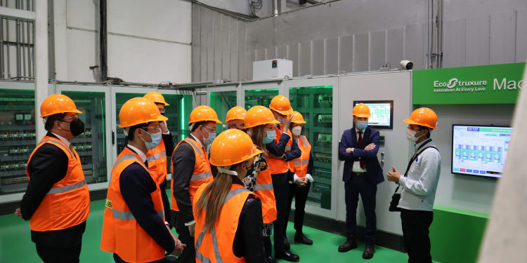 Schneider Electric impulsa desarrollo tecnológico de jóvenes de Nuevo León