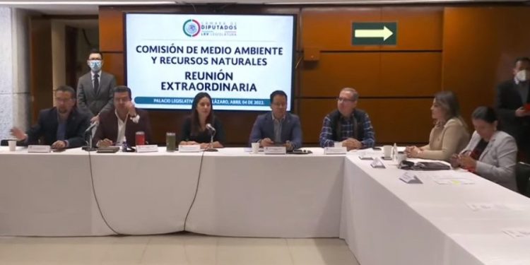 Comisión de Medio Ambiente y Recursos Naturales de avala Reforma Eléctrica
