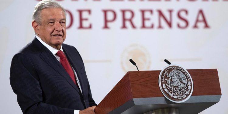 AMLO tiene plan B, si reforma eléctrica es rechazada en el Congreso