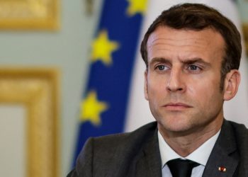 Estado francés debe tomar el control de algunas empresas de energía: Macron
