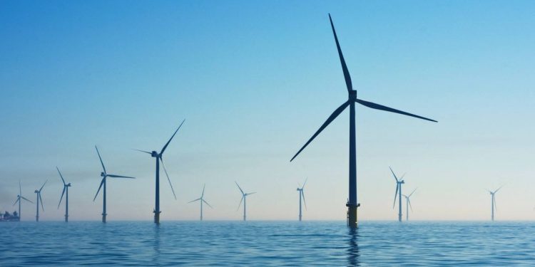 Repsol y Ørsted se unen para proyectos de eólica marina flotante en España