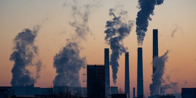 EUA lanza plan estratégico para lograr cero emisiones netas de GEI para 2050 en sector eléctrico