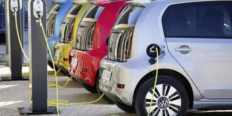 Comdata se asocia con Motorq para optimizar la gestión de flotas de vehículos eléctricos