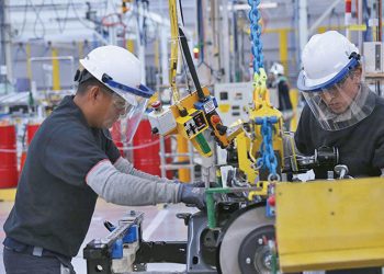 Personal ocupado del sector manufacturero sube 0.4% en febrero