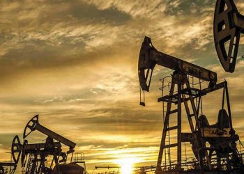 Sector petrolero de EEEU enfrenta problema de suministros y escasez de mano de obra