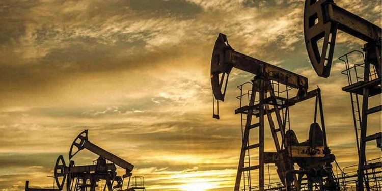 Sector petrolero de EEEU enfrenta problema de suministros y escasez de mano de obra