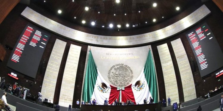 Comisiones Unidas aprueban el dictamen con proyecto de decreto en materia energética I Documento