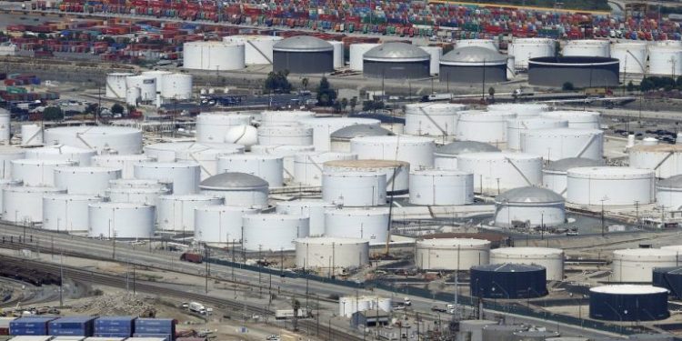 EEUU anuncia otro paquete de 40 millones de barriles de petróleo; 11 empresas compran segunda venta de emergencia