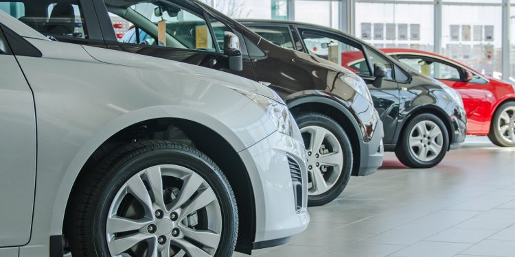 Ventas internas de autos liga tres meses de baja