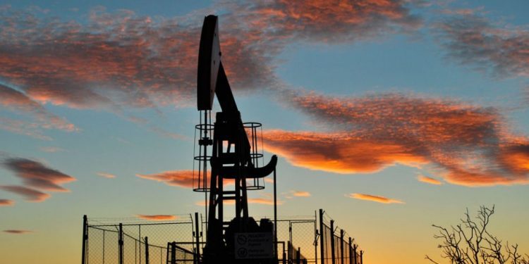 ¿Cómo afectará al mercado petrolero, las sanciones de la UE a crudo ruso y los planes de descarbonización del G7?