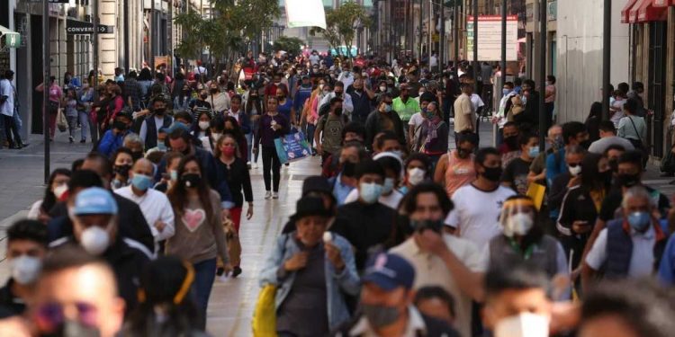 La economía respira, pero se infla; pactos para estabilizar inflación