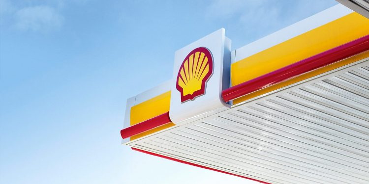 Shell firma un acuerdo para vender negocios minoristas y de lubricantes en Rusia