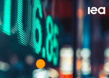 Cuellos en suministro y escasez de materiales encarecen transición energética: IEA