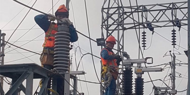 Construcción en electricidad y comunicaciones crece 2.4% en abril, tercer alza consecutiva