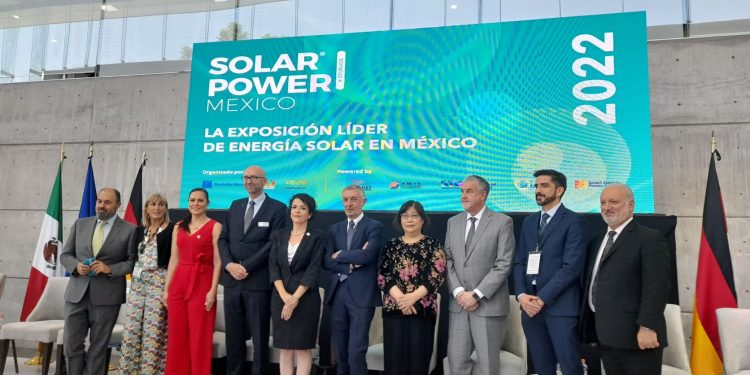 Alianzas entre gobiernos, sociedad y empresas, la mejor vía para acelerar transición energética