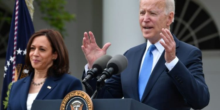 Administración Biden-Harris lanza programa de financiamiento para reducir emisiones de carbono