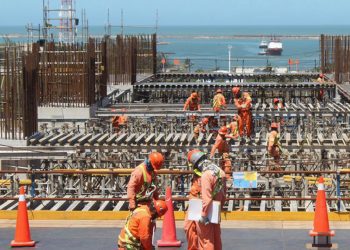 Sector construcción crece 2.2% en mayo; petróleo y petroquímica repunta 7.8%