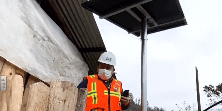 CFE llega a comunidades remotas con 5 mil paneles solares