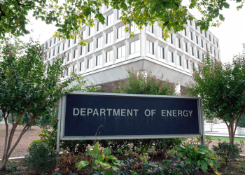 Empresas beneficiadas con IRA se enfrentan a la “tramitología” de EEUU