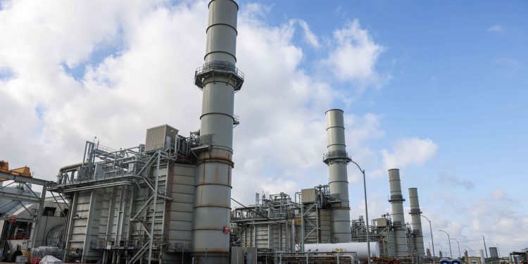 Generación diaria de electricidad de EEUU con gas natural alcanza récord en julio