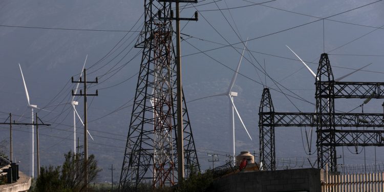 Consumo de electricidad en EEUU sube por actividad económica y un cálido verano