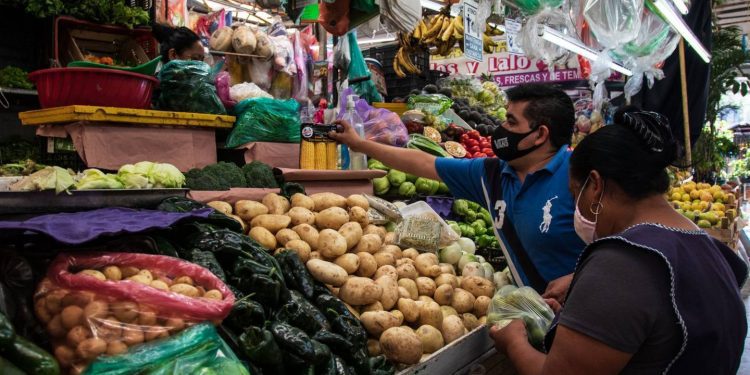 Inflación anual se ubica en 8.15% en julio; frutas y verduras en las nubes