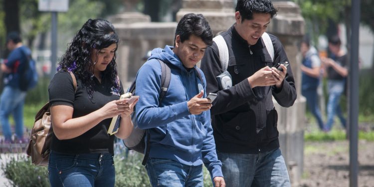 Día Internacional de la Juventud 2022: 30% de jóvenes en México, la genación más digital