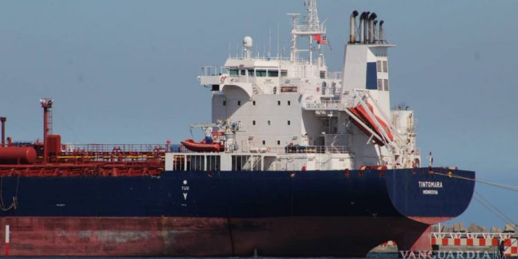 Déficit de la balanza comercial petrolera suma 24,537 mdd hasta agosto de 2022