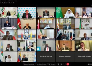 OPEP+ acuerda recortar producción 100,000 bd en octubre; reunión de emergencia si es necesario