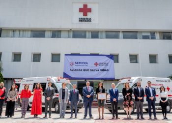 Sempra Infraestructura entrega dos ambulancias a la Cruz Roja