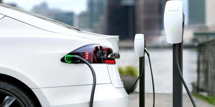 La transición a los vehículos eléctricos necesita con urgencia el litio